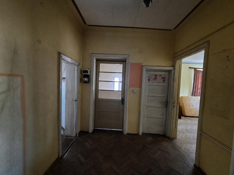 Piata Muncii, apartament in vila intr-o zona foarte buna