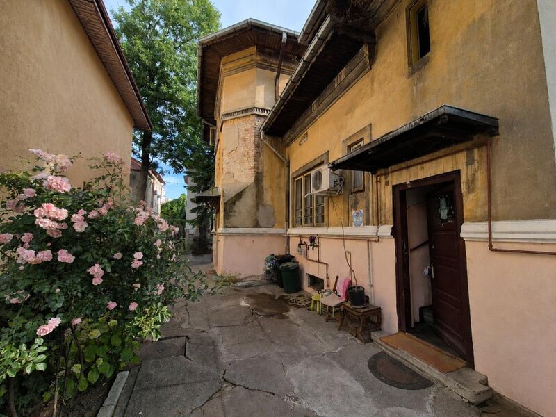 Piata Muncii, apartament in vila intr-o zona foarte buna